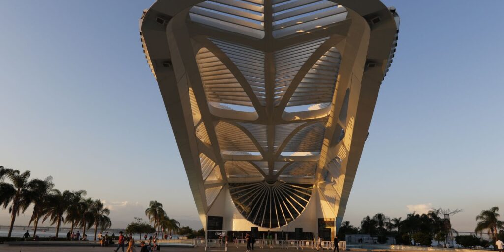 misterios-do-universo-atraem-visitantes-ao-museu-do-amanha 