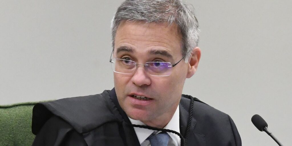 mendonca-diz-que-juiz-nao-e-estrela-e-deve-assumir-responsabilidades