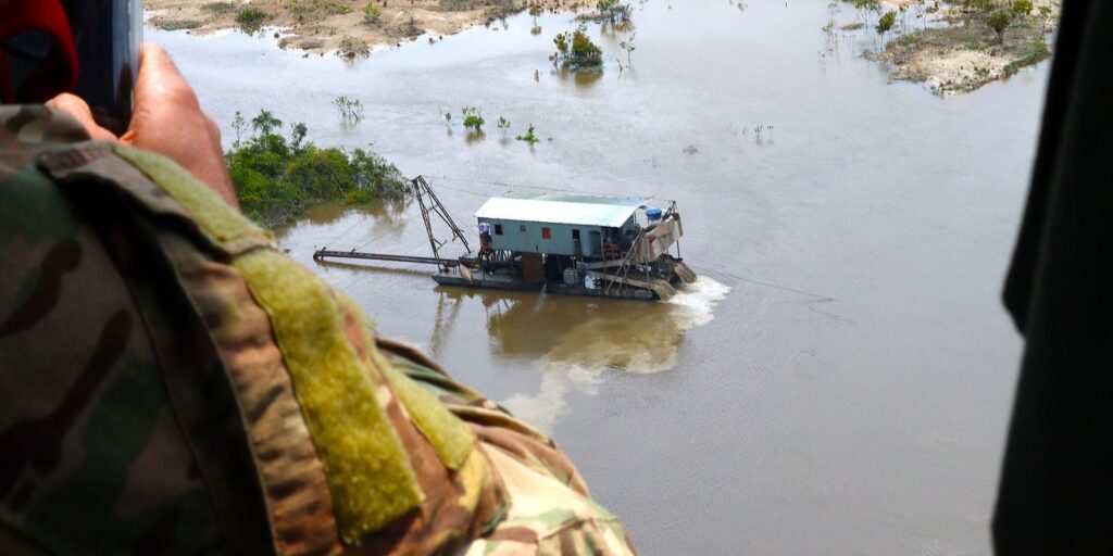 operacao-apreende-embarcacoes-e-estruturas-de-garimpo-ilegal-no-am