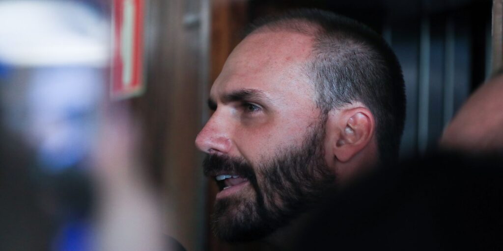 moraes-vota-para-condenar-eduardo-bolsonaro-por-difamacao