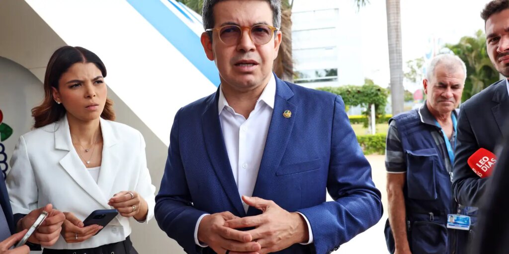 randolfe-rodrigues-afirma-que-governo-deve-indicar-outro-nome-para-stf