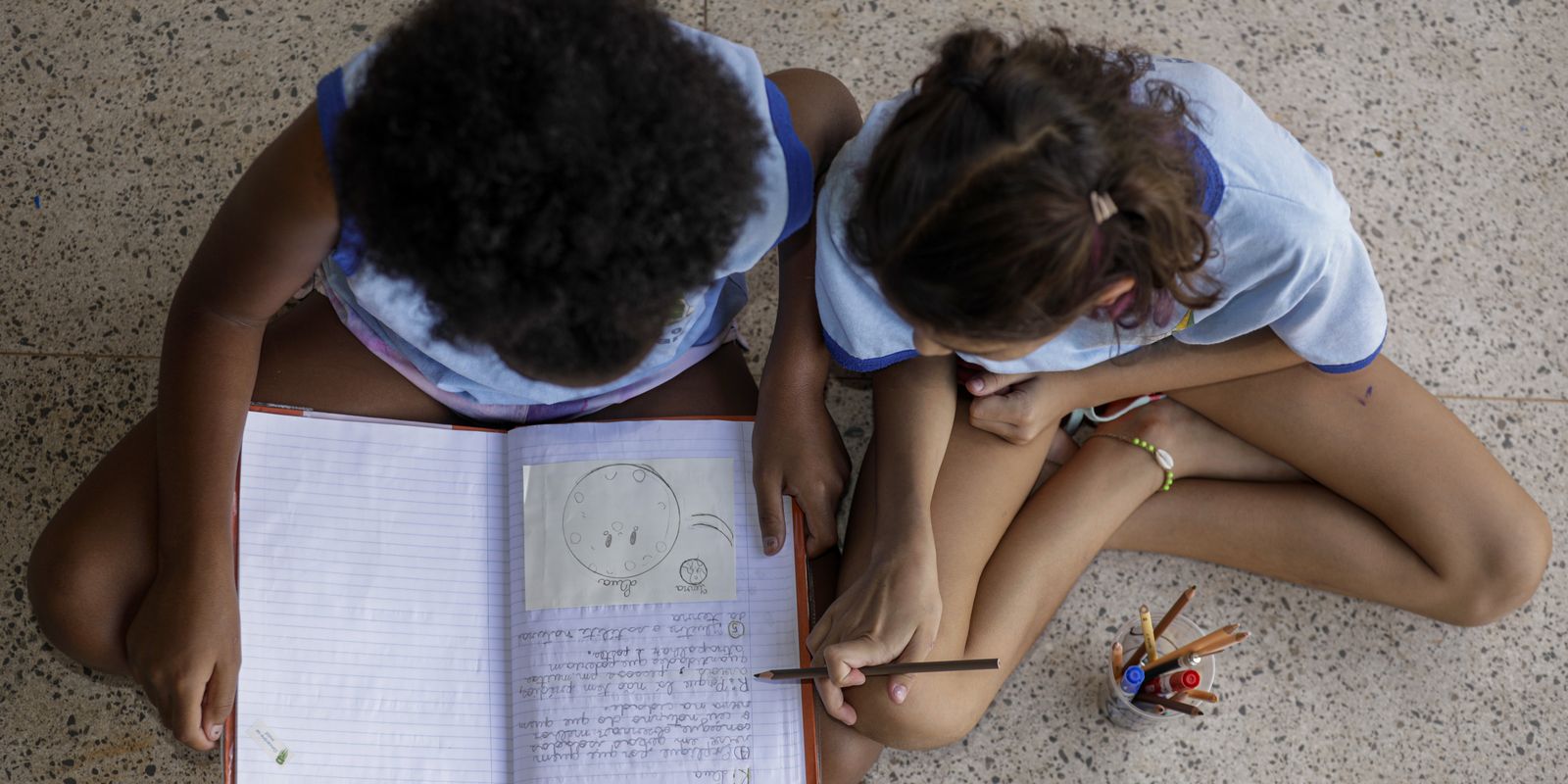 metade-dos-estudantes-nao-ve-debate-antirracista-na-escola,-diz-estudo