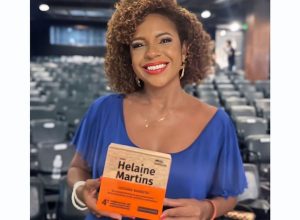 luciana-barreto-e-homenageada-no-4o-premio-mol-de-jornalismo